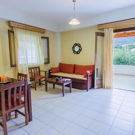 Polichni Hotell Leonídion Exteriör bild