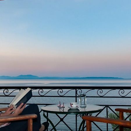Polichni Hotell Leonídion Exteriör bild