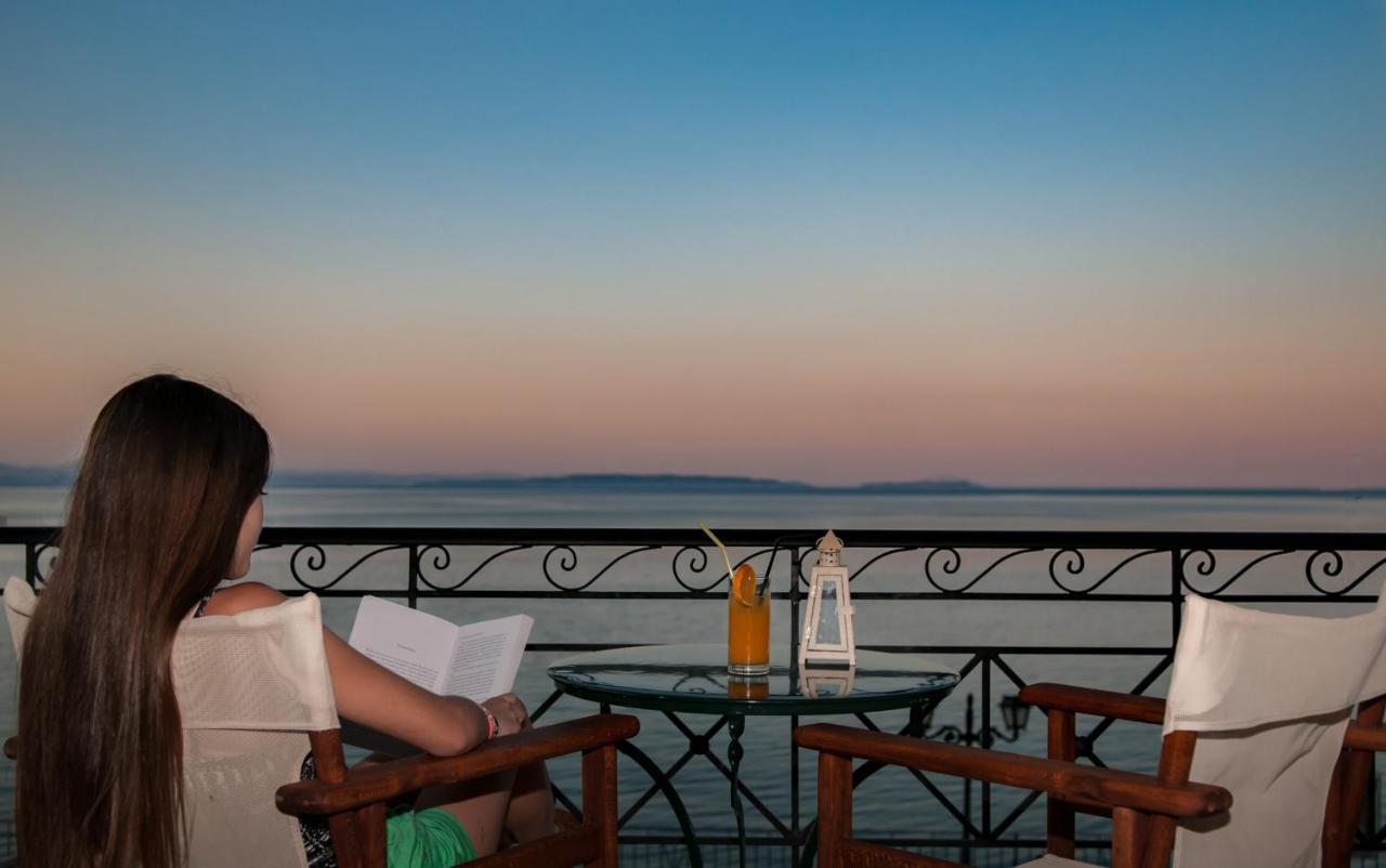 Polichni Hotell Leonídion Exteriör bild