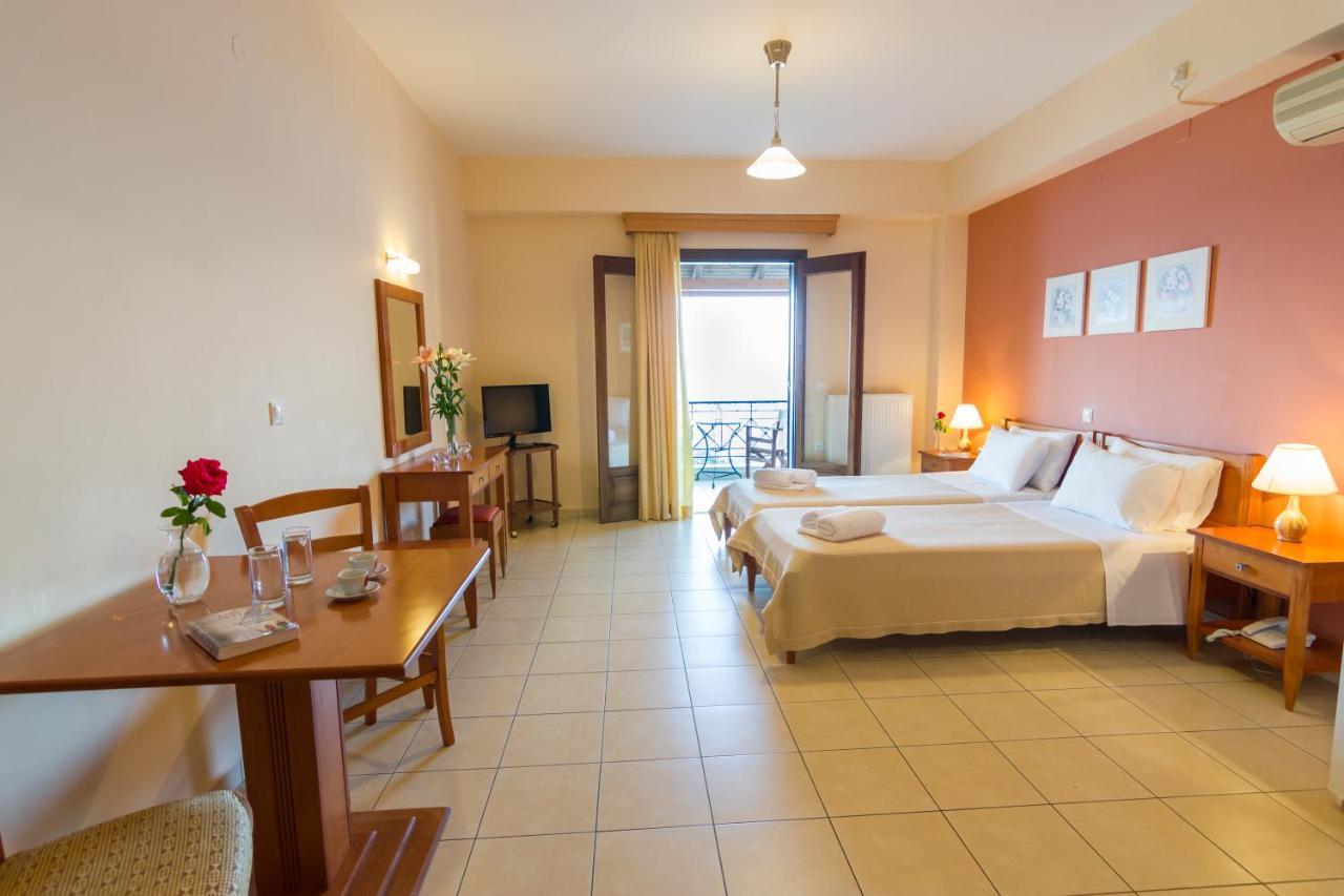 Polichni Hotell Leonídion Exteriör bild