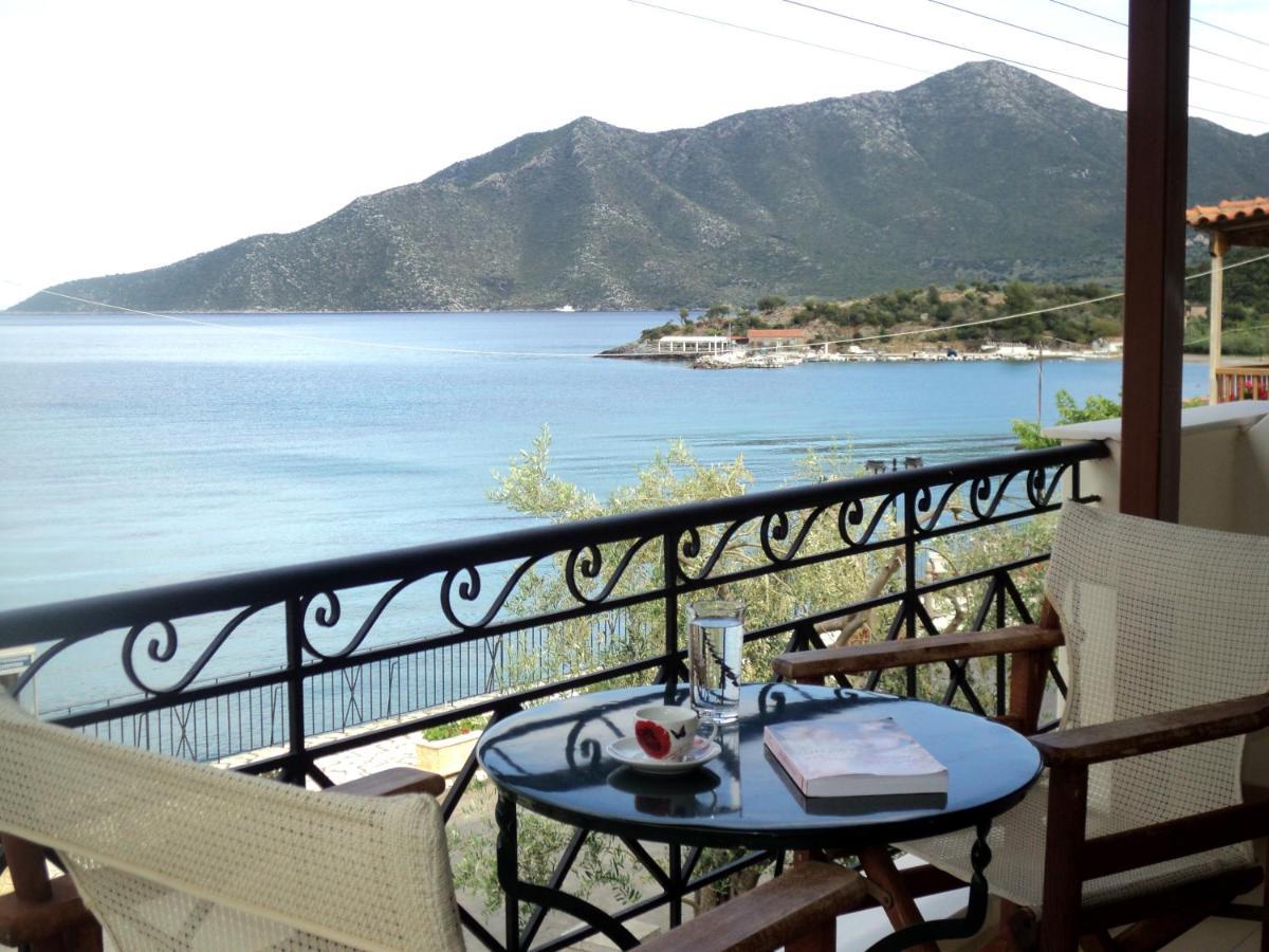 Polichni Hotell Leonídion Exteriör bild