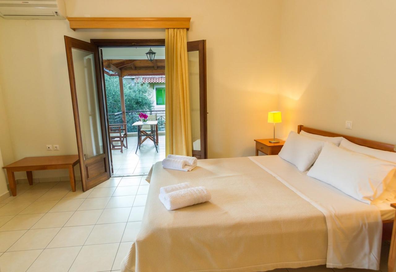 Polichni Hotell Leonídion Exteriör bild